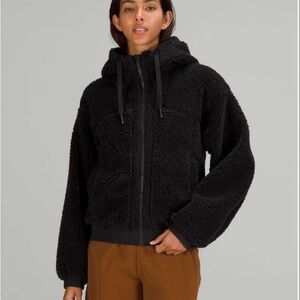 Lululemon Reversible Fleece Jacket
Black